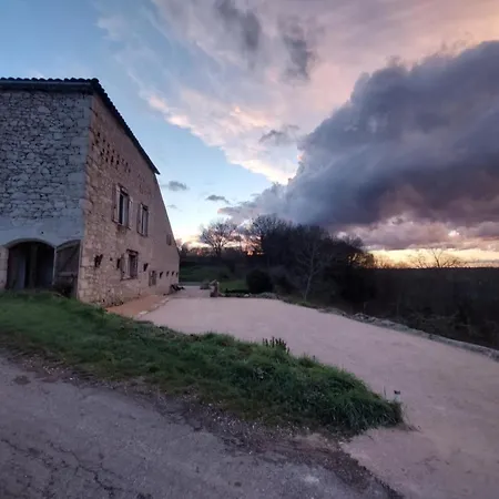 La Maison D'art לינה וארוחת בוקר