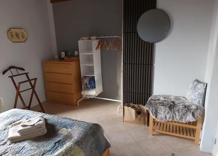 La Maison D'art לינה וארוחת בוקר Lacour