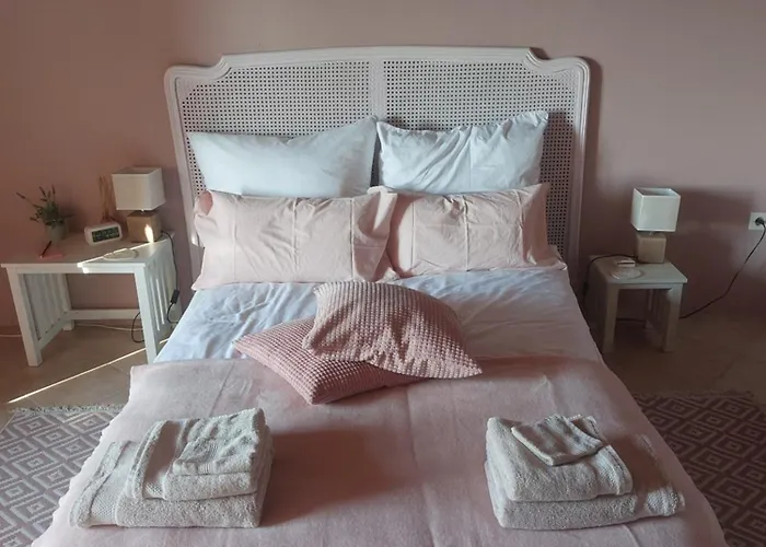 לינה וארוחת בוקר La Maison D'art Lacour